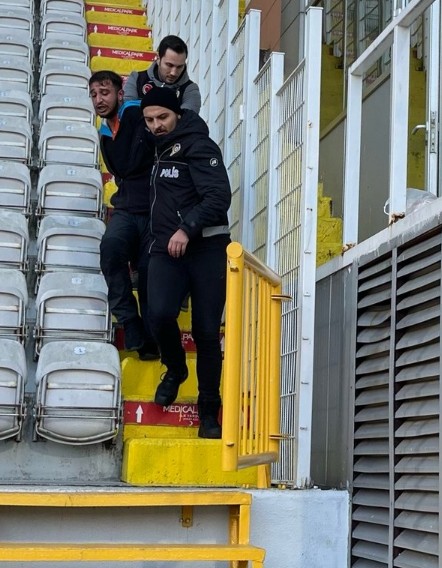 İstanbul Derbisi’nde olay… Destek için geldiler; kavga ettiler